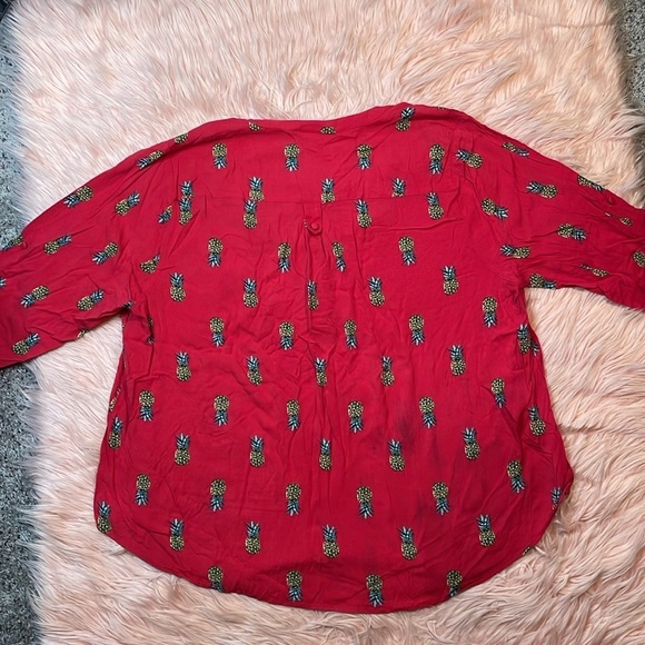TORRID Harper Rayon Slub Pullover 3/4 Sleeve Blouse Red Pineapple Womens - Picture 4 of 5